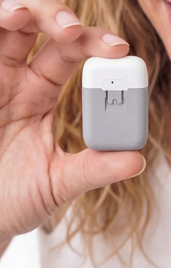 Nano Pump na palma da mão, tamanho real do dispositivo
